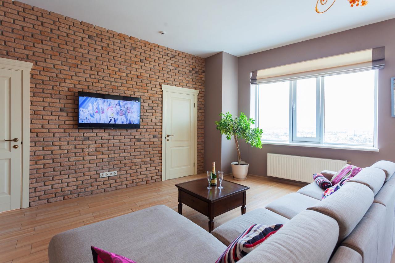 Stylish Views Apartments In The Parasol. Parus .Obolonskaya Embankment Kiev Bagian luar foto