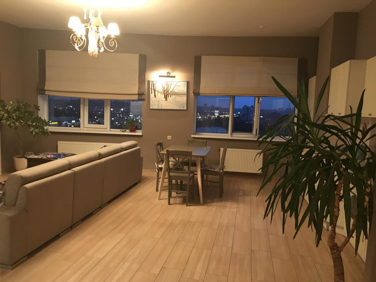 Stylish Views Apartments In The Parasol. Parus .Obolonskaya Embankment Kiev Bagian luar foto