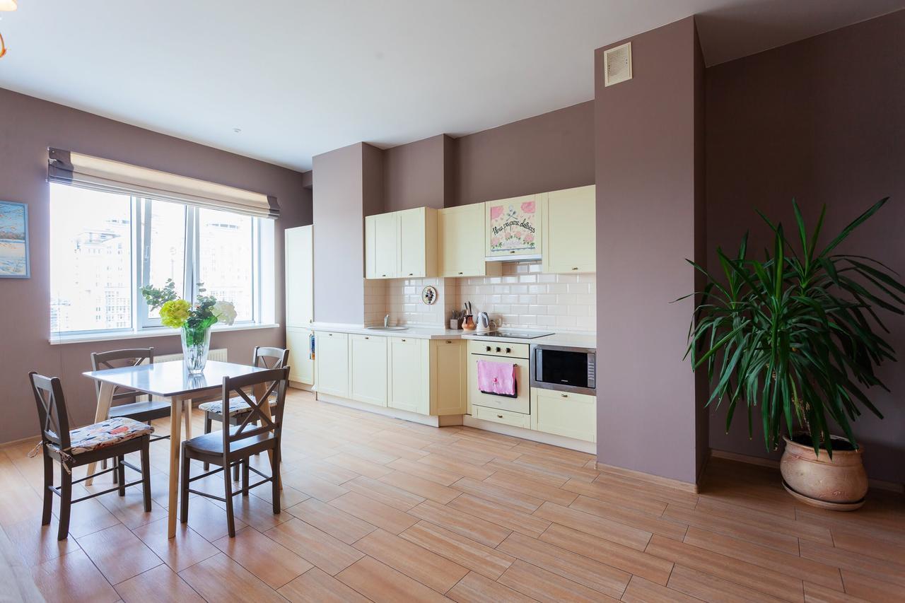 Stylish Views Apartments In The Parasol. Parus .Obolonskaya Embankment Kiev Bagian luar foto