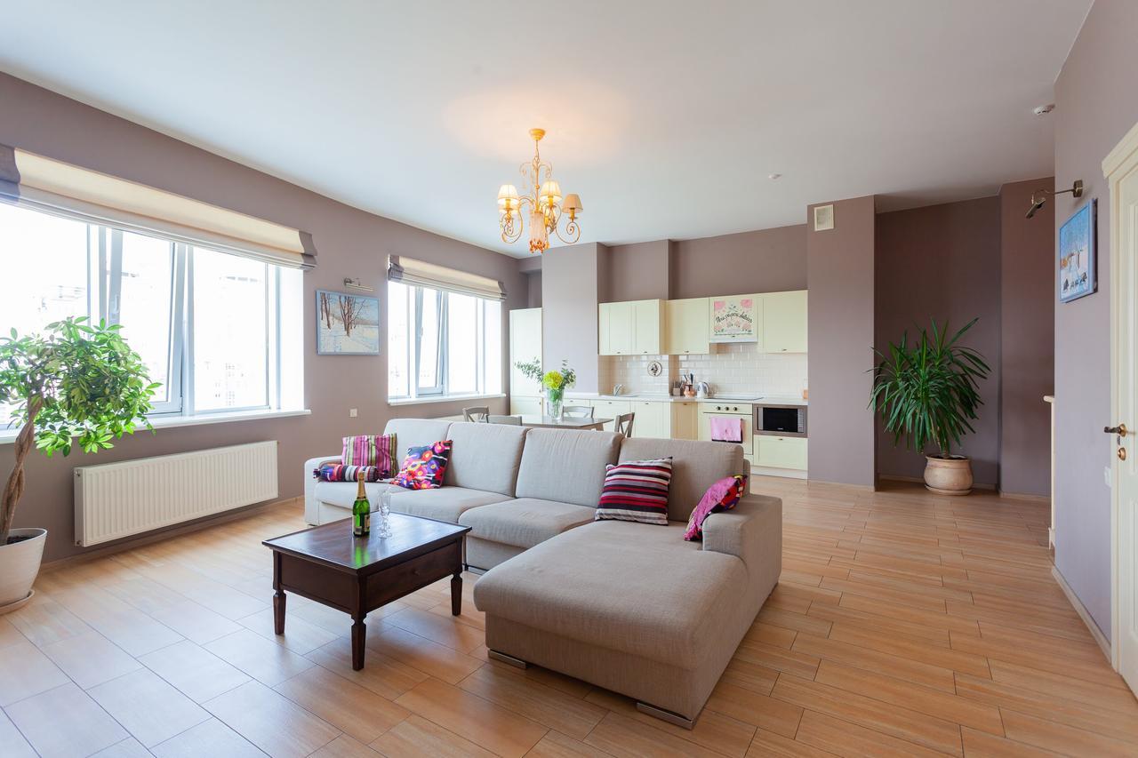 Stylish Views Apartments In The Parasol. Parus .Obolonskaya Embankment Kiev Bagian luar foto